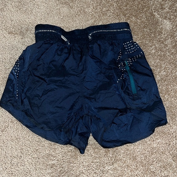 Lululemon Roksanda shorts - Picture 1 of 2